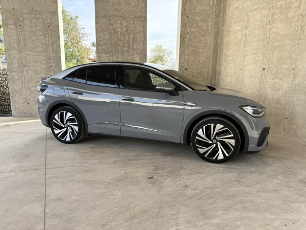 VOLKSWAGEN ID.5 Pro Performance